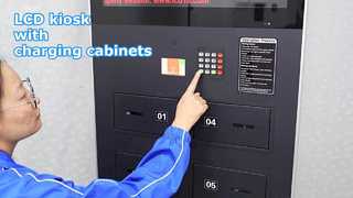 La signalisation intelligente de 43 pouces charge les téléphones